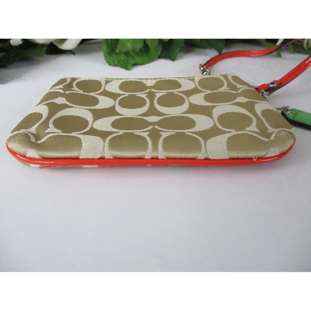 Coach Poppy khaki signature Sequin floral Print clutch wristlet bag, NWOT Rare - Picture 4 of 7